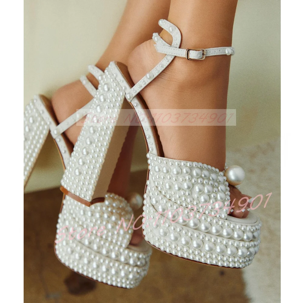 Wedding Shop - Sandales à plateforme en perles blanches